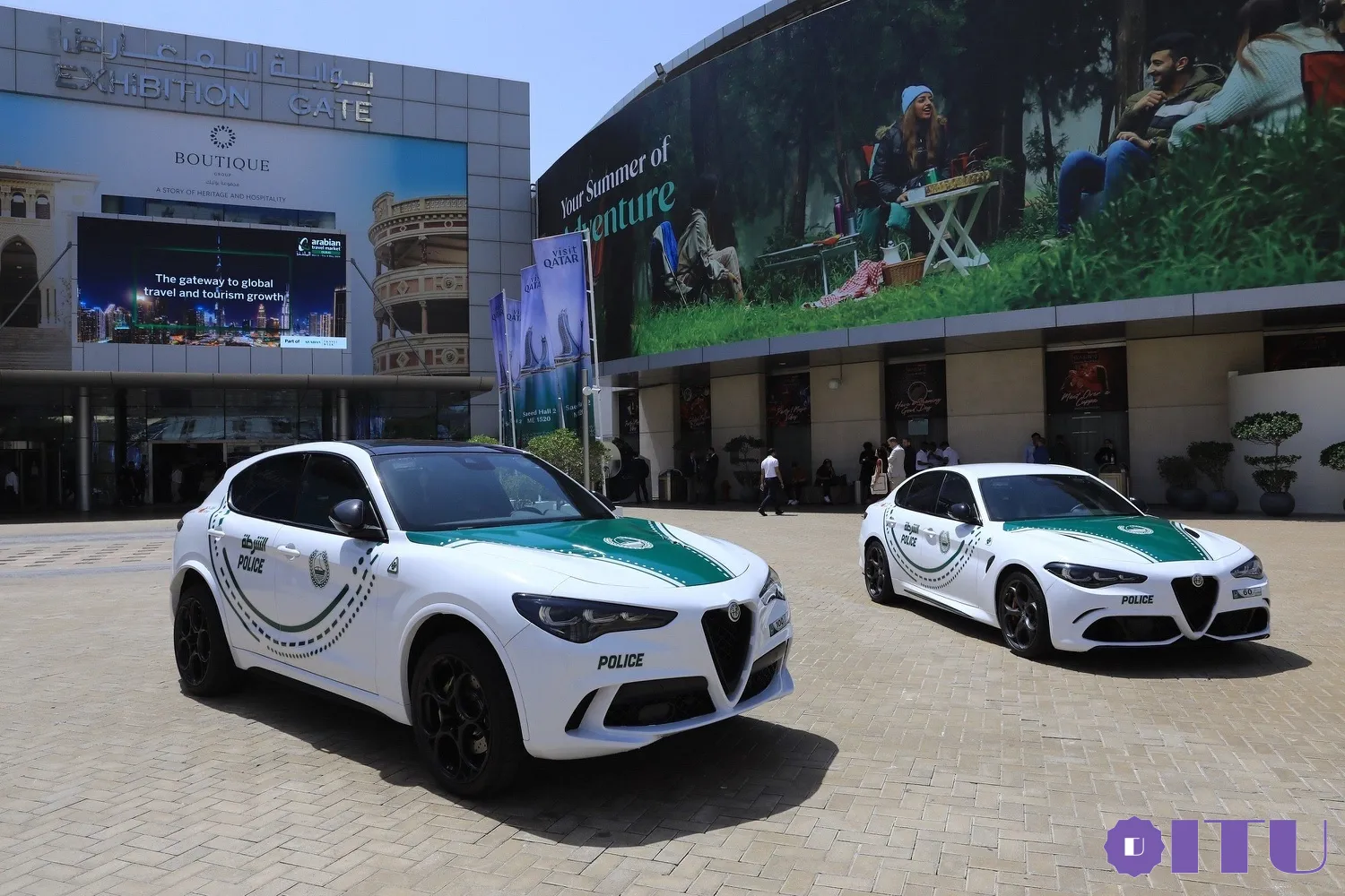 police, dubai, dubai police, tesla, cybertruck, tesla cybertruck, elon musk, audi, rs q8, alfa romeo, stelvio, giulia, quadrifoglio anh 9