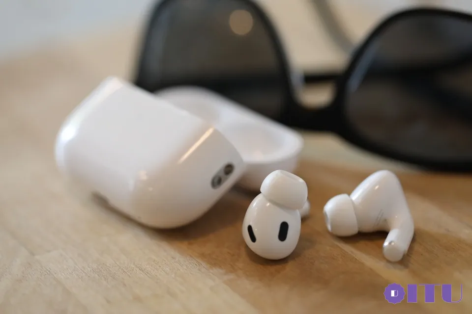 AirPods can have a built-in camera