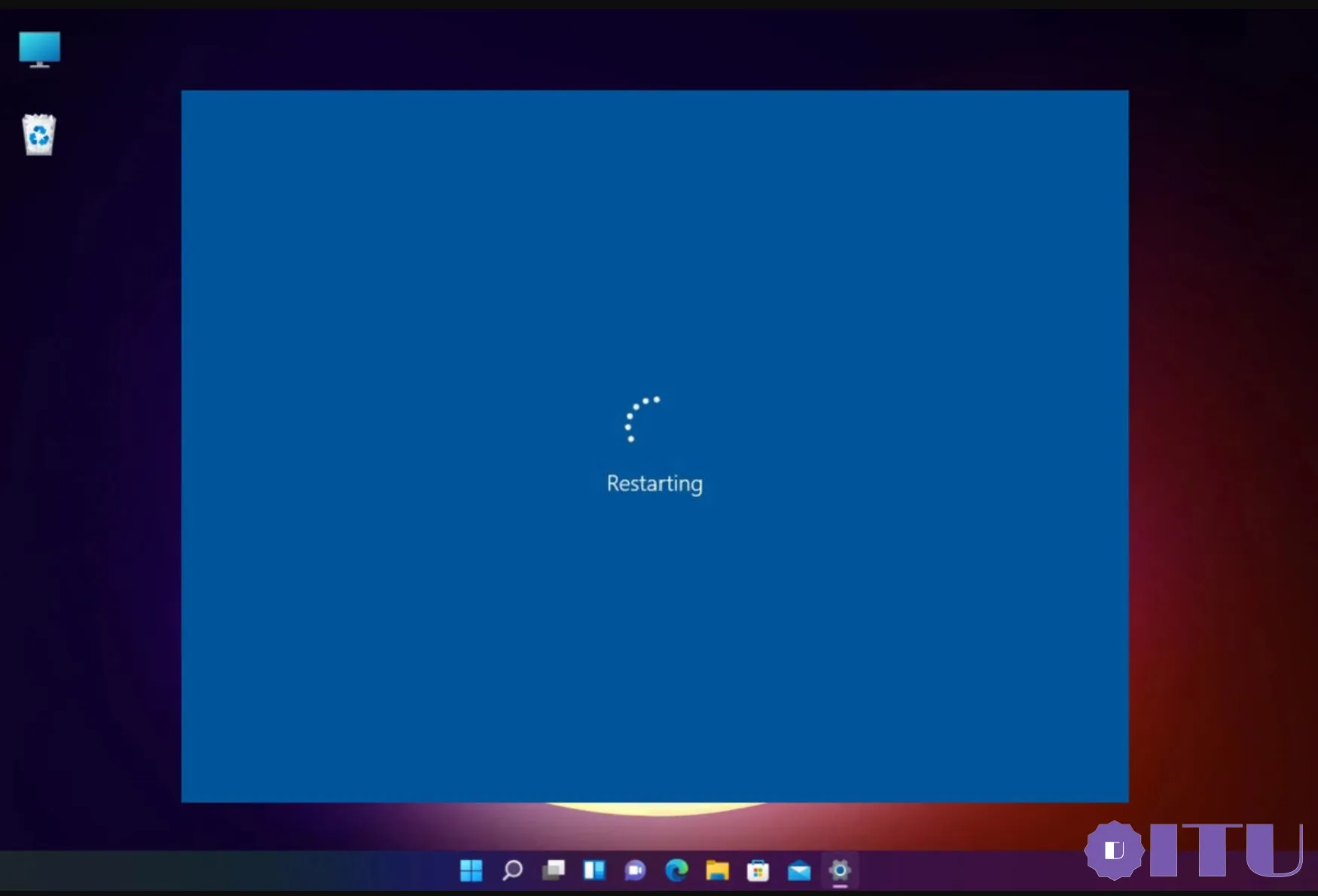 Just causing the bootloop error, the Windows 11 update continues to corrupt the Taskbar- Photo 1.