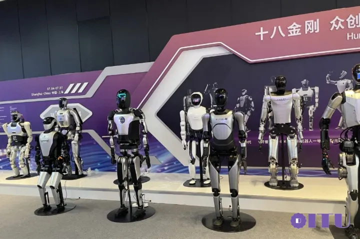 Tesla's humanoid robot caused a fever at an exhibition in China- Photo 2.