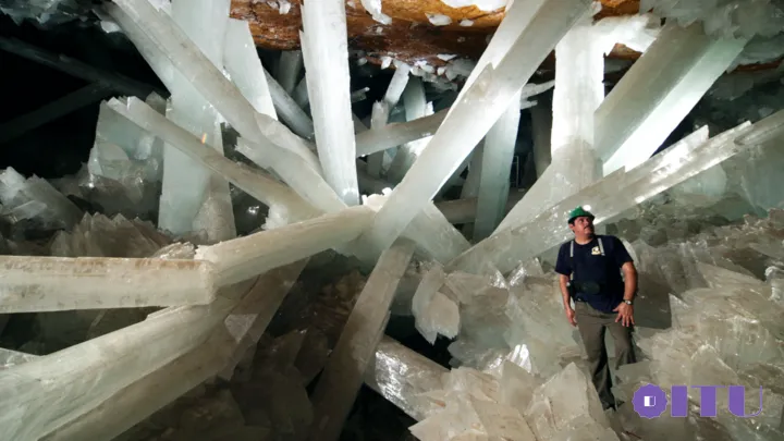 The world's largest crystal cave is 'picturesque' but deadly- Photo 2.